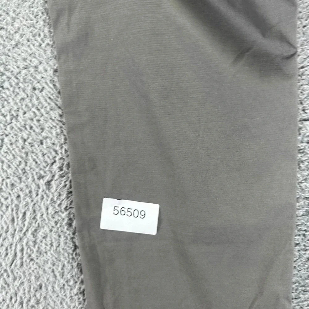 Haggar The Active Pant Mens 34x30 Gray Cotton Cargo Straight Leg Utility Stretch